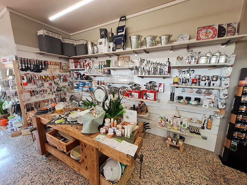 arredo negozi pannelli dogati